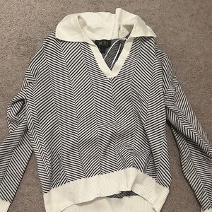 JH Collectibles Black and White Chevron V-Neck Sweater